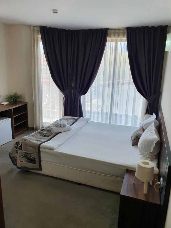 Family Hotel Novel City Burgas Екстер'єр фото
