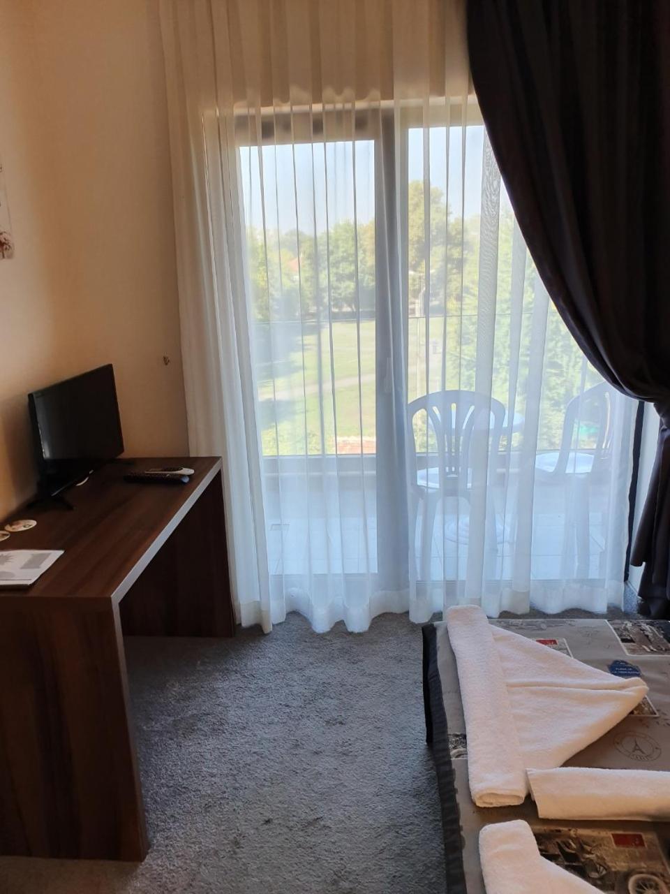 Family Hotel Novel City Burgas Номер фото