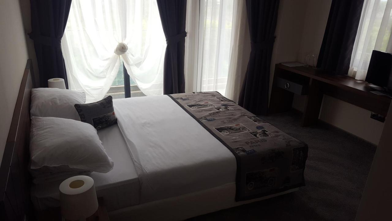 Family Hotel Novel City Burgas Екстер'єр фото
