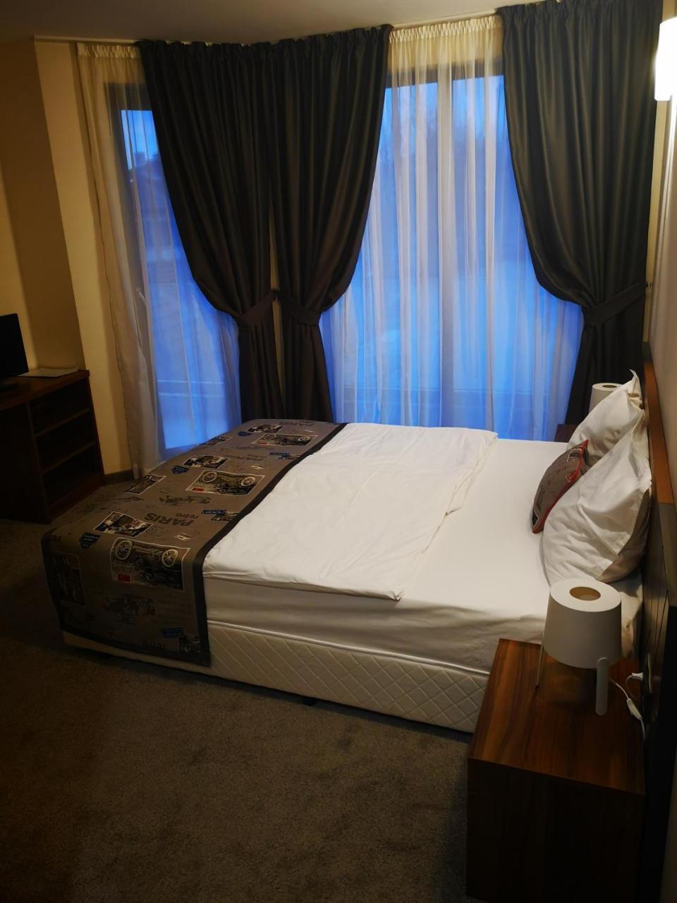 Family Hotel Novel City Burgas Екстер'єр фото