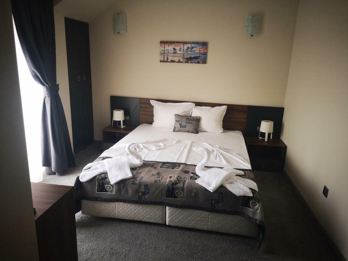 Family Hotel Novel City Burgas Екстер'єр фото